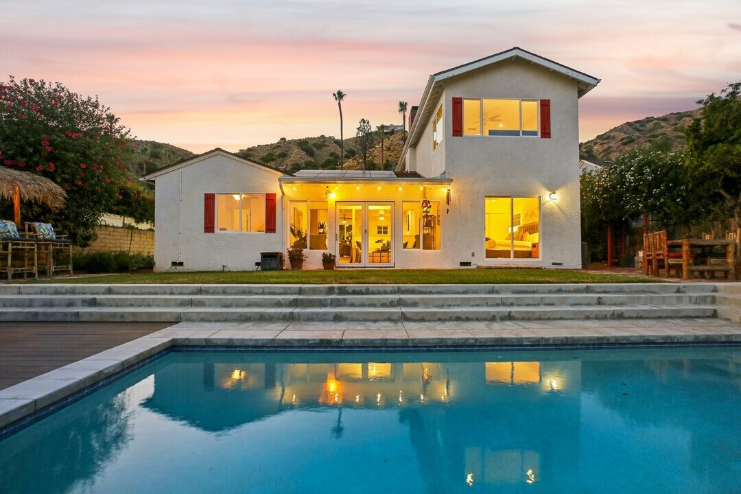 1024 Hamline Pl in Burbank, CA - Building Photo