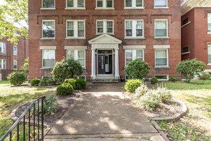 6042 Kingsbury Ave, Unit 2W in St. Louis, MO - Building Photo