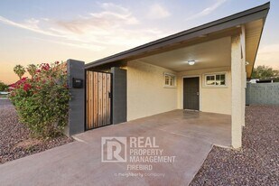 1901 N 48th Pl in Phoenix, AZ - Building Photo