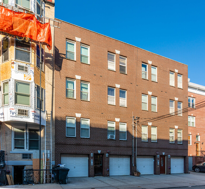 718 Adams St in Hoboken, NJ - Building Photo