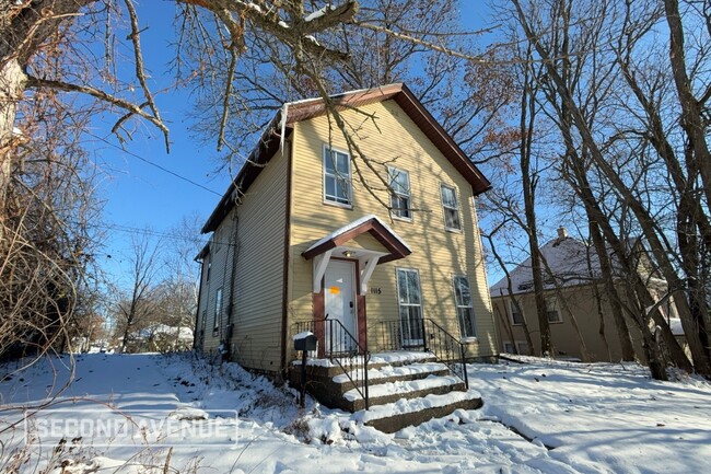 1115 Oneida Ave in Davenport, IA - Building Photo - Building Photo