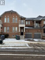 32 Spokanne St in Brampton, ON - Building Photo