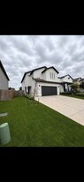 4225 Gavilan Dr in Laredo, TX - Building Photo