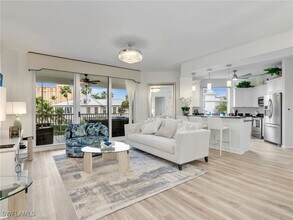 400 Flagship Dr in Naples, FL - Building Photo - Building Photo