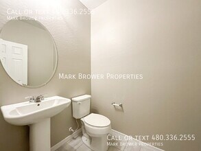 9829 E Solstice Ave in Mesa, AZ - Building Photo - Building Photo