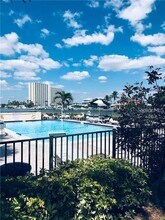 7405 Bay Island Dr S in South Pasadena, FL - Building Photo - Building Photo