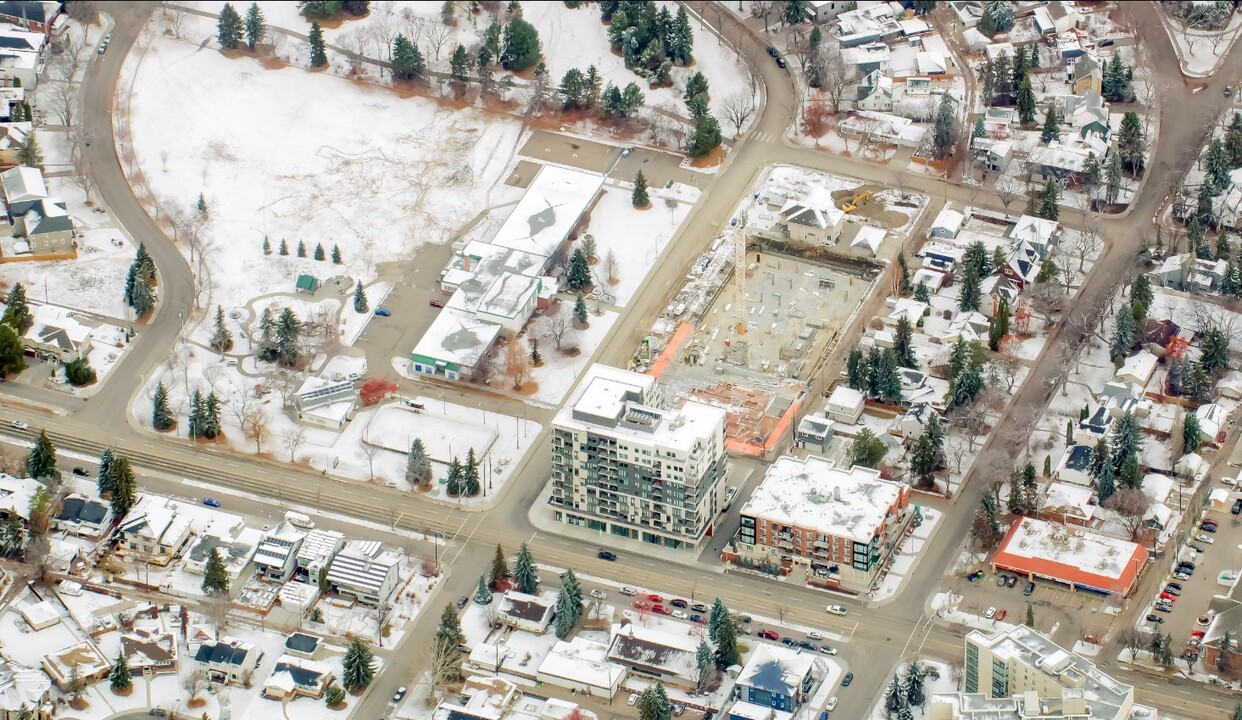 Windsor Heights in Edmonton, AB - Building Photo