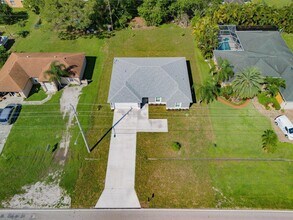 574 NW Bayshore Blvd in Port St. Lucie, FL - Building Photo - Building Photo
