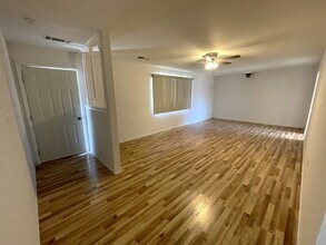 2240 Stoner St SW in Albuquerque, NM - Building Photo - Building Photo