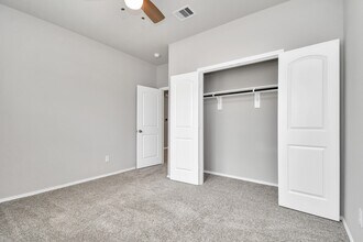 13967 Leigh Lake Ln in Shenandoah, TX - Foto de edificio - Building Photo