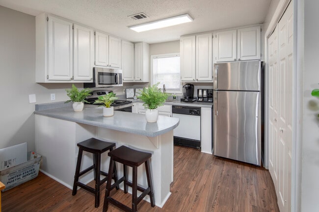 University Corners in Troy, AL - Building Photo - Interior Photo