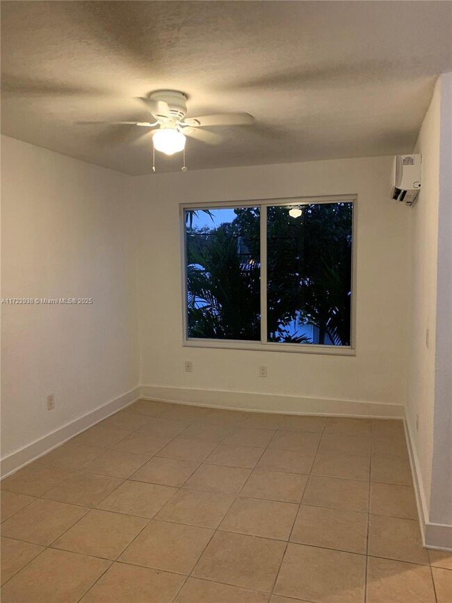 712 SW 56th Ave in Coral Gables, FL - Building Photo - Building Photo