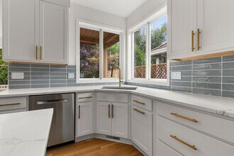 22275 SW 102nd Pl in Tualatin, OR - Building Photo - Building Photo