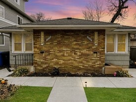 1010 16th Ave SE in Minneapolis, MN - Building Photo