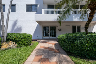 West Bay Gardens Condominiums in Miami Beach, FL - Foto de edificio - Building Photo