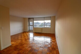 101 Monmouth St in Brookline, MA - Building Photo