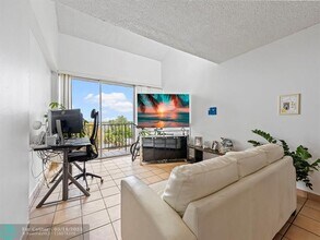 310 Fontainebleau Blvd in Miami, FL - Building Photo - Building Photo