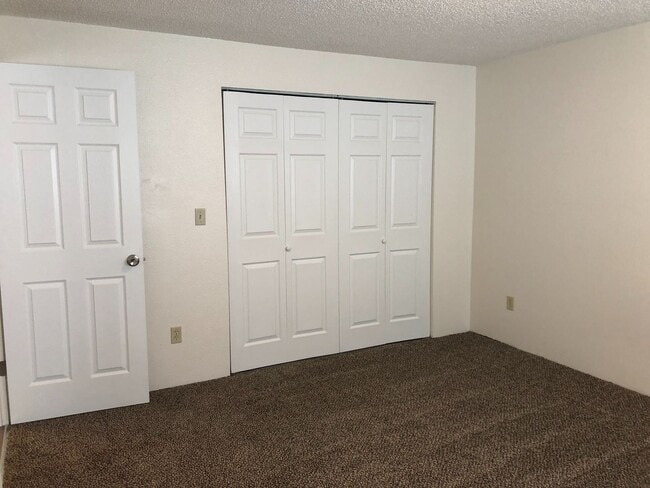 1234 W Lakeside Dr in Moses Lake, WA - Building Photo - Building Photo