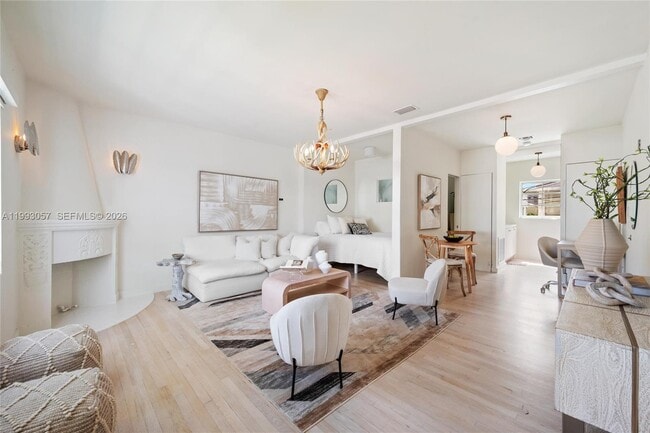 property at 750 Española Wy