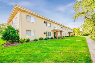 Lansing South Apartments in Lansing, IL - Building Photo - Primary Photo