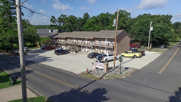 234 Adcock Rd in Hot Springs, AR - Foto de edificio