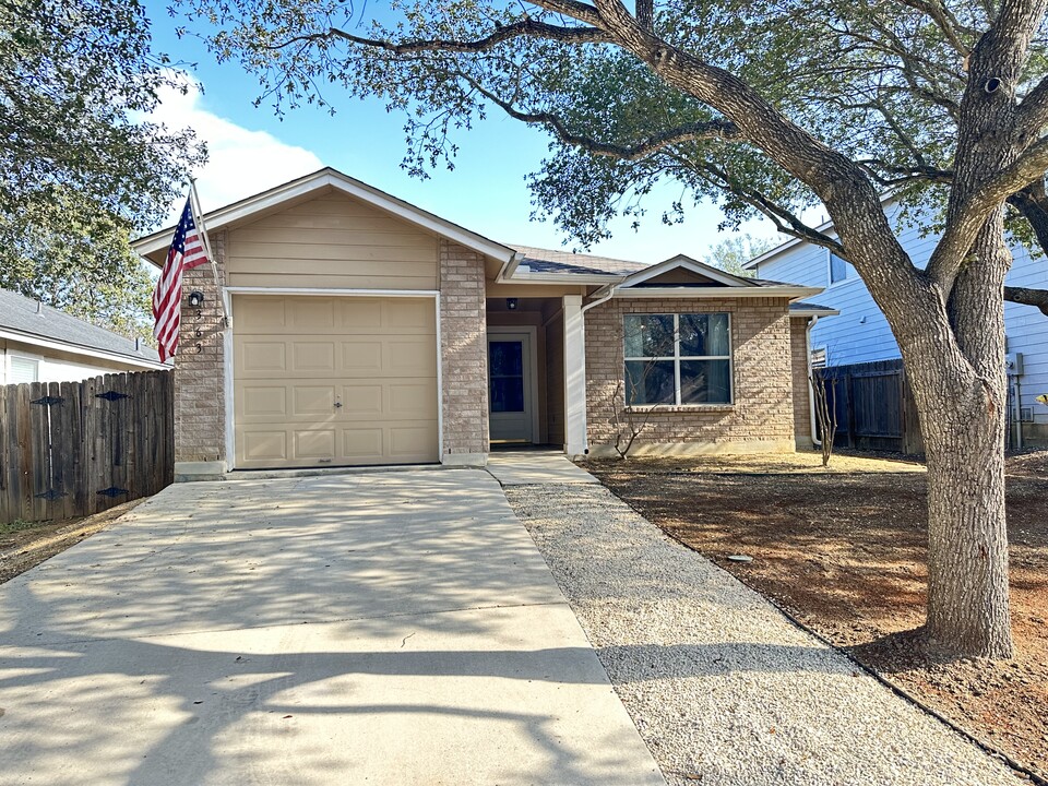 363 Copper Mountain in New Braunfels, TX - Building Photo