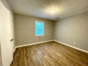 15-17-17 Lennon Cove in Jackson, TN - Building Photo - Building Photo