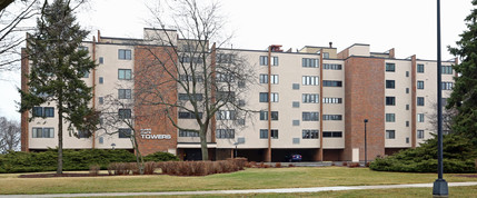 East Park Towers in Racine, WI - Building Photo - Building Photo