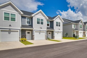 Whisper Creek Village in Milton, FL - Foto de edificio - Building Photo