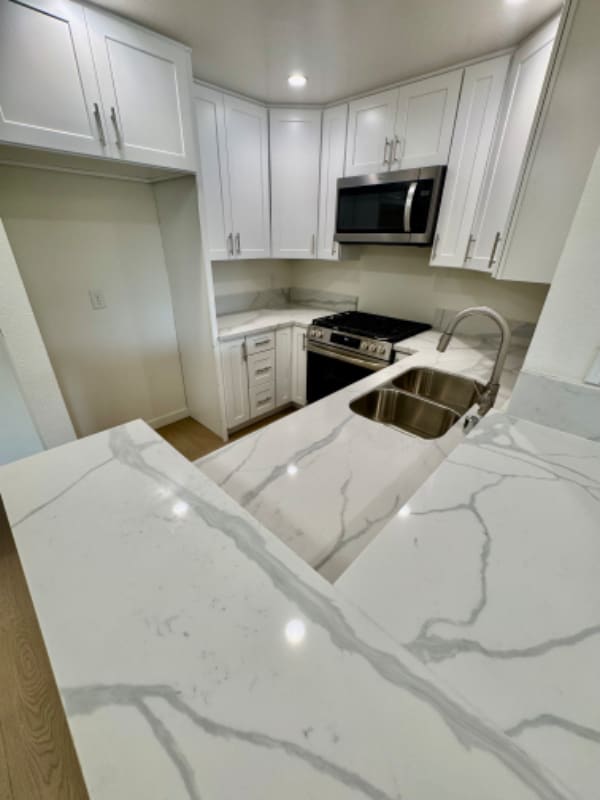 12015 Kling St