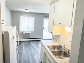 Bellaire Estates in White Bear Lake, MN - Foto de edificio - Building Photo