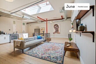 Prime Private ROOM in Williamsburg, Unit 5 in Brooklyn, NY - Foto de edificio - Building Photo