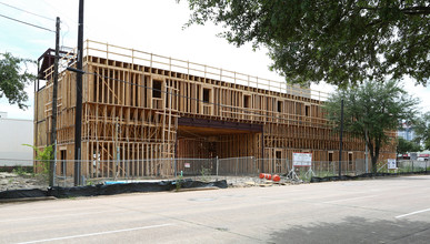 Temenos Place Apartments II in Houston, TX - Building Photo - Building Photo