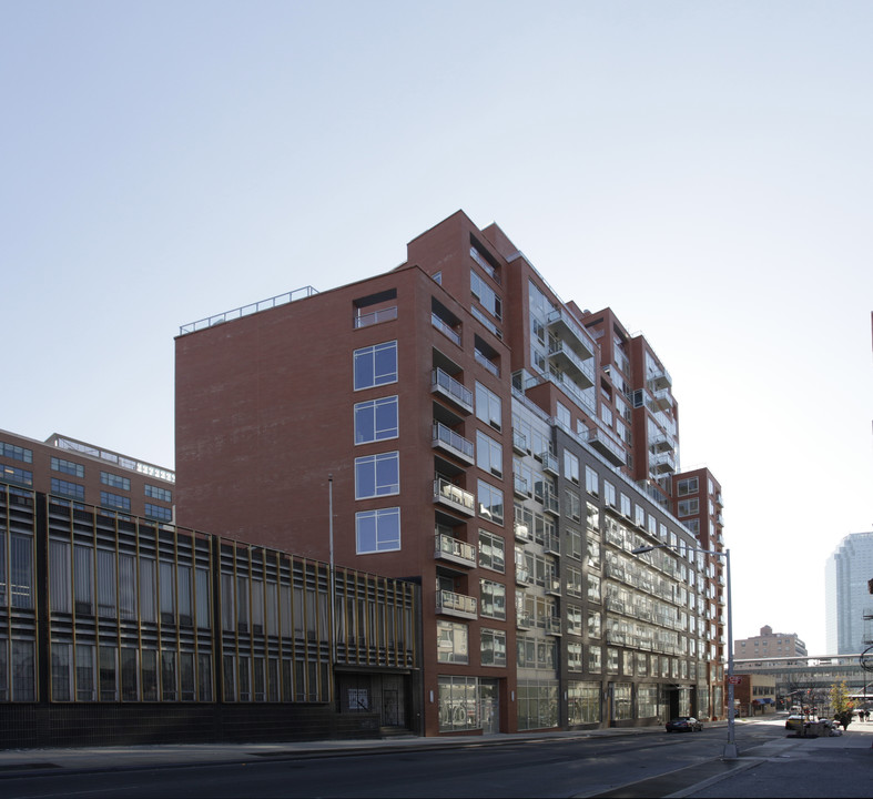 The Crescent Club in Long Island City, NY - Building Photo