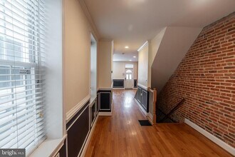 15 W West St in Baltimore, MD - Building Photo - Building Photo