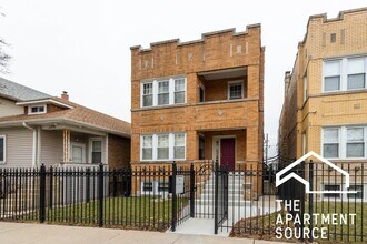 2305 N Melvina Ave, Unit 1 in Chicago, IL - Foto de edificio - Building Photo