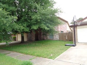 16318 Leamington Ln in Houston, TX - Building Photo - Building Photo