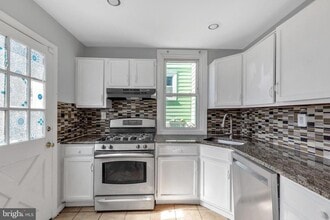 4056 Ellendale Rd in Drexel Hill, PA - Building Photo - Building Photo