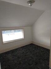 302 Maple St, Unit 3 in Medford, OR - Building Photo - Building Photo