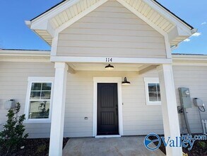 114 Foster Wy Dr in Huntsville, AL - Building Photo - Building Photo