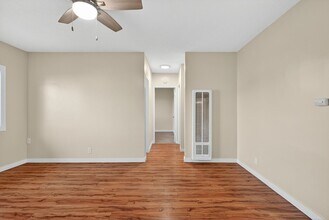 210 E 29th St in Long Beach, CA - Building Photo - Building Photo