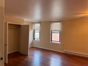 7220 Madison St, Unit 7 in Forest Park, IL - Building Photo - Building Photo