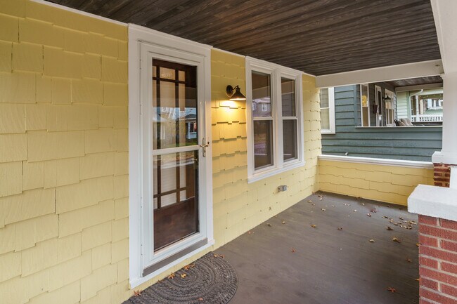168 E Pacemont Rd in Columbus, OH - Building Photo - Building Photo