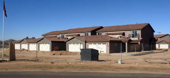 Happy Trails Villas in Apple Valley, CA - Building Photo - Building Photo