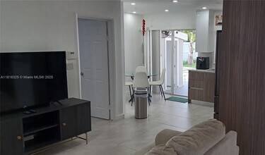 6231 Mayo St in Hollywood, FL - Building Photo - Building Photo