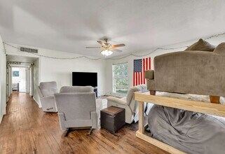 520 Helena St in Bryan, TX - Building Photo - Building Photo