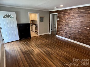 421 W Kingston Ave in Charlotte, NC - Building Photo - Building Photo