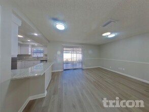 4704 Foxshire Cir in Tampa, FL - Building Photo - Building Photo