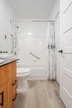 L'Esterel in Pointe-claire, QC - Building Photo - Building Photo