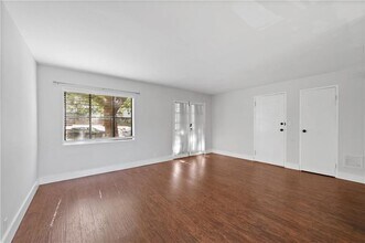 1370 Chalmette Dr NE in Atlanta, GA - Building Photo - Building Photo